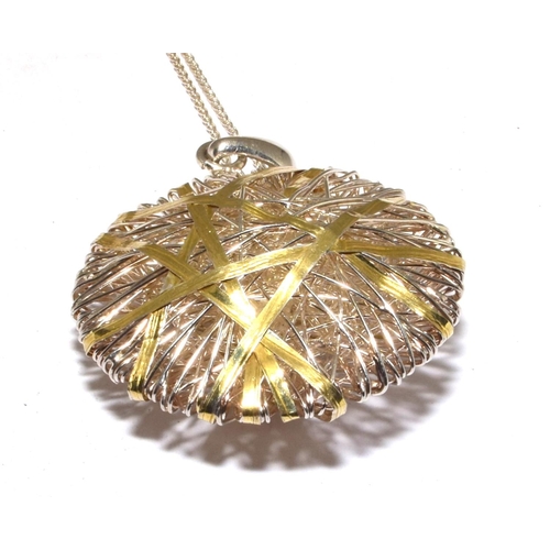 244 - 925 silver pendant necklace in a star thatched design 