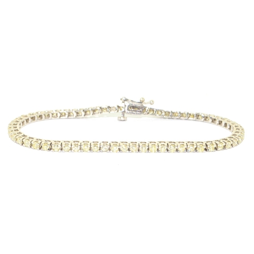 308 - 14ct white gold Diamond tennis bracelet of 2.8cts