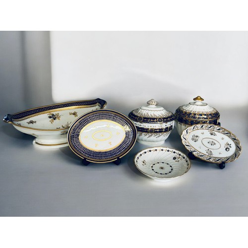 296 - A collection of 18th & 19th century Worcester porcelain.Including a Caughley 'Dresden flowers' p... 