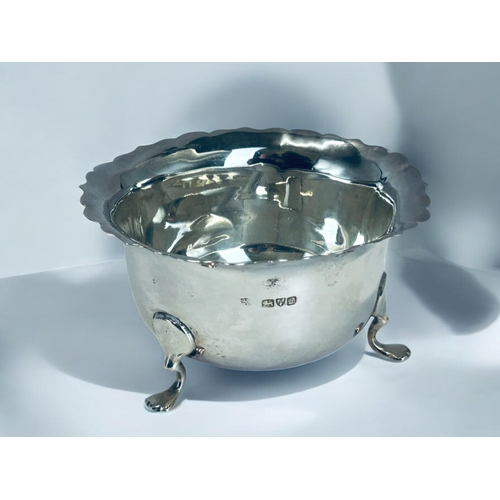 558 - A Chester silver footed bowl. George Nathan & Ridley Hayes, Chester 1904.Together with a pair of... 