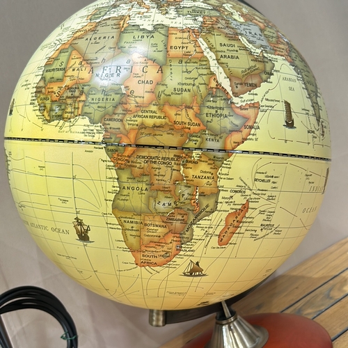 358 - Retro-style Exerz globe with wooden base, paired with an adjustable spherical lamp.