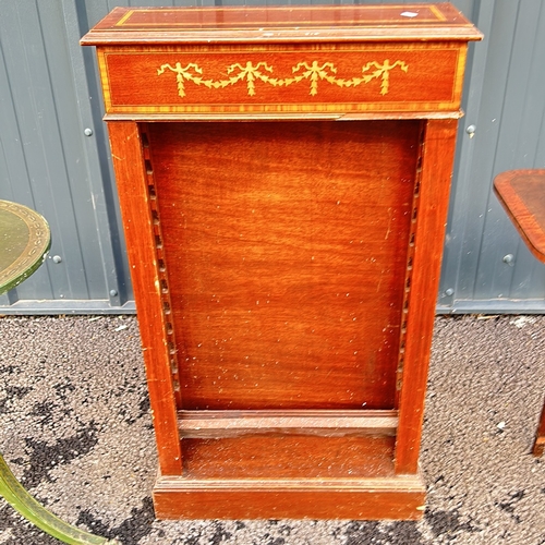 99 - Mahogany inlaid music cabinet with elegant ribbon design. Accompanied by a Georgian-style mahogany d... 