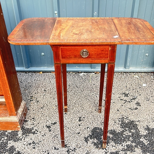 99 - Mahogany inlaid music cabinet with elegant ribbon design. Accompanied by a Georgian-style mahogany d... 