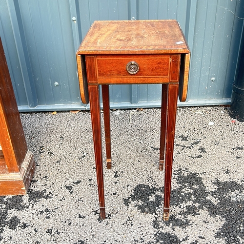 99 - Mahogany inlaid music cabinet with elegant ribbon design. Accompanied by a Georgian-style mahogany d... 