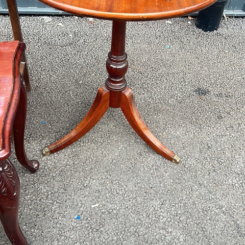 126 - 4 mahogany Wine tables, tripod bases and one with shaped rectangular top. A Small Table and a nest o... 