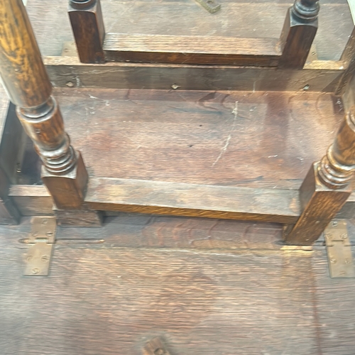 80 - Victorian oak drop-leaf table with turned legs.