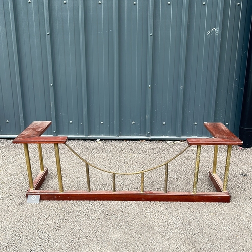 89 - A Large Inglenook brass and wood fireplace club fender153 x 45 x 46cm