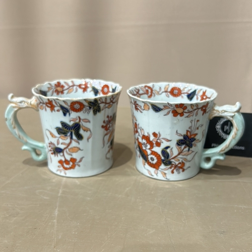 210 - Mixed lot of ceramic items to include- two Masons Ironstone floral-decorated mugs, a blue and white ... 