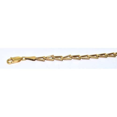 48 - 9ct gold ladies Tanzanite and Diamond bracelet of 18cm long  