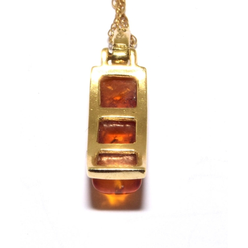 78 - 9ct gold Amber three drop pendant necklace set on a 46cm long chain 