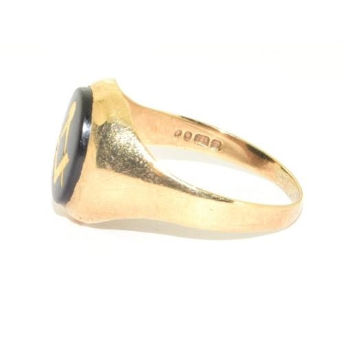 93 - Masonic gents 9ct gold signet ring size T