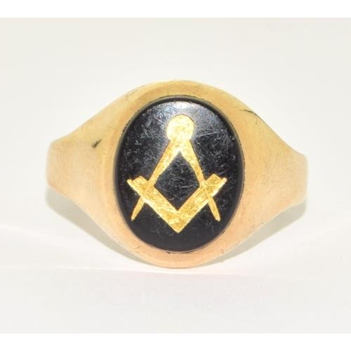 93 - Masonic gents 9ct gold signet ring size T