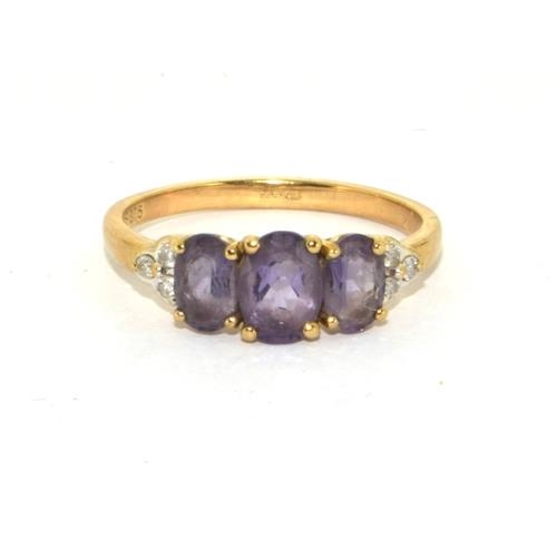 201 - 9ct gold ladies Amethyst and Diamond vintage ring size Q