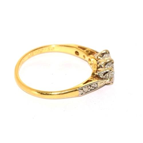 281 - 18ct gold and Platinum ladies vintage 3 stone Diamond ring approx 0.33ct size N