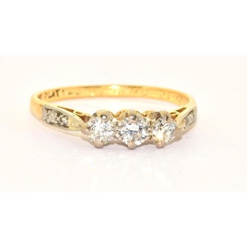 281 - 18ct gold and Platinum ladies vintage 3 stone Diamond ring approx 0.33ct size N