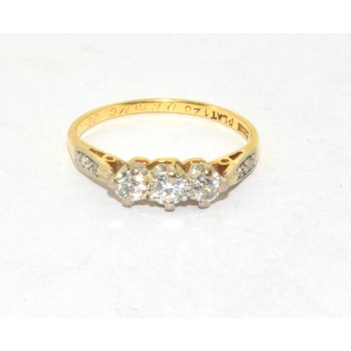 281 - 18ct gold and Platinum ladies vintage 3 stone Diamond ring approx 0.33ct size N