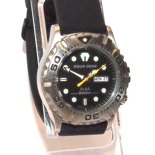 271 - Alba by Seiko Aqua Gear 200m gents quartz mid-size diver's watch ref:V736-6A10. Working at time of l... 