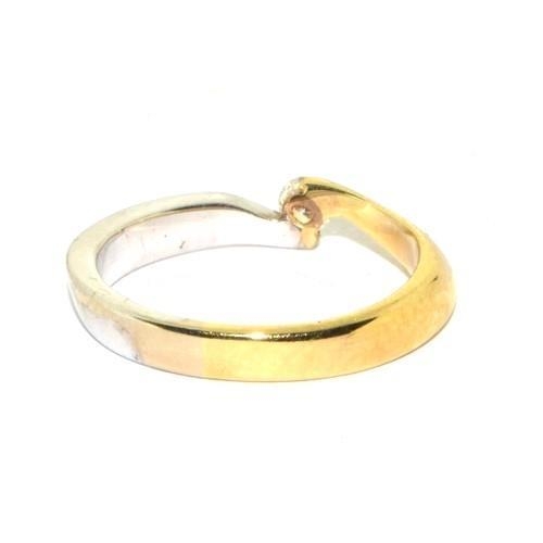 313 - A 14ct white and yellow Gold & Diamond solitaire ring.Size - NWeight - 3.39