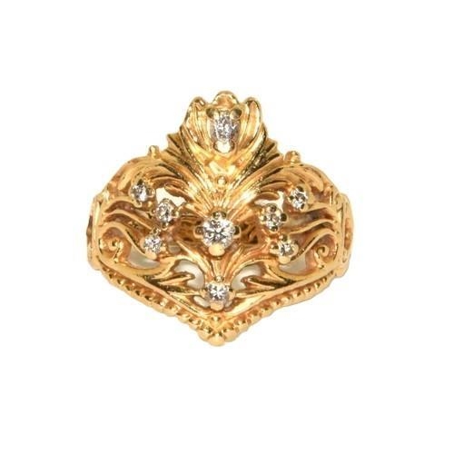 389 - 14ct gold ladies designer Diamond set ring in the form of a crown 5.6g size P