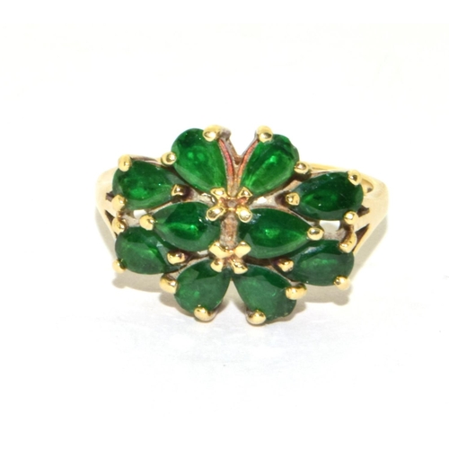 366 - 9ct gold ladies emerald green statement ring set in an cage claw setting  3.1grm size N