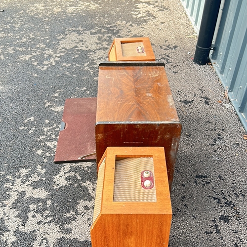 181 - Vintage wooden radiogram unit, featuring mid-century design elements. It includes a central unit wit... 