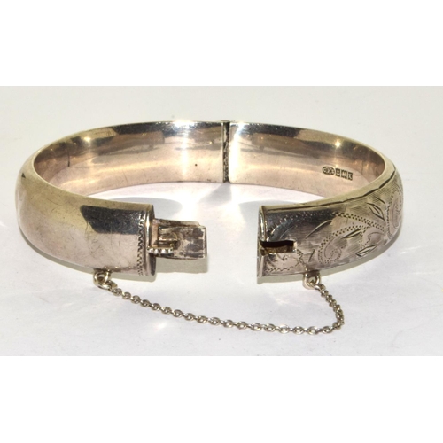 305 - Vintage sterling silver hallmarked Bangle