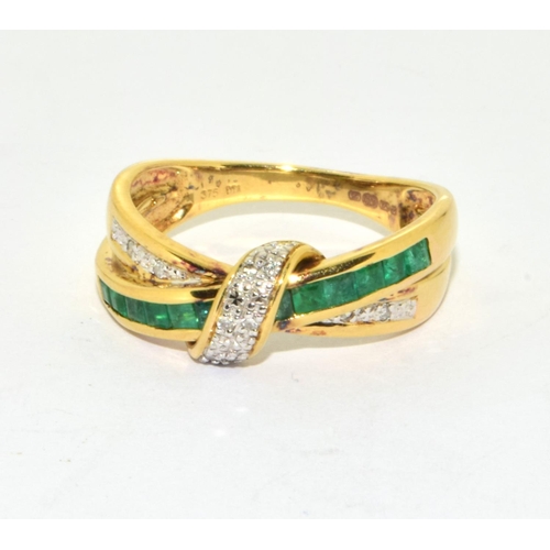 345 - Vintage natural Emerald and Diamond bow twist ring in 9ct gold 3.2grms size P