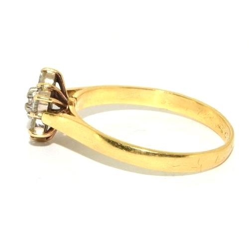 30 - 18ct gold ladies Diamond Daisy ring approx 0.5ct size S