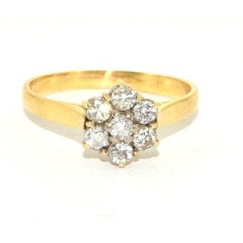 30 - 18ct gold ladies Diamond Daisy ring approx 0.5ct size S