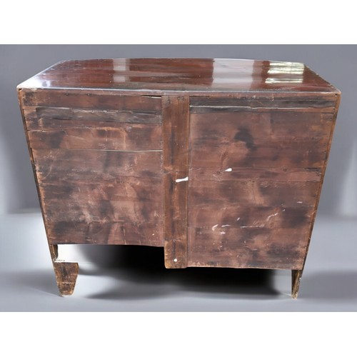 396 - 19th Century 2 over 3 Bow Fronted Mahogany Drawer Chest of Drawers.H 101cm x W 114cm x D 58cm.