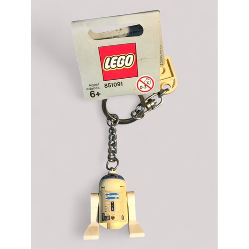 74 - Lego Starwars - Jedi Fighter & Kamino Series 3 (Boxed) and 5 X Lego Keyrings to include Chewbacc... 