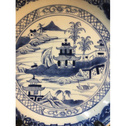 149 - Chinese Blue and White Nanking Cargo Plate. Circa 1800.Dia 21cm