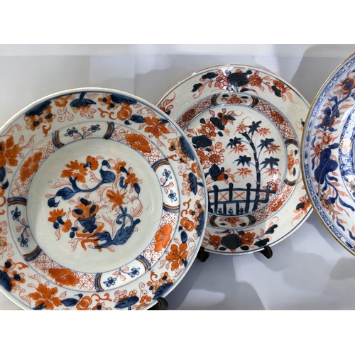 107 - A collection of Chinese export porcelain famille rose plates.Qing dynasty, Qianglong period.