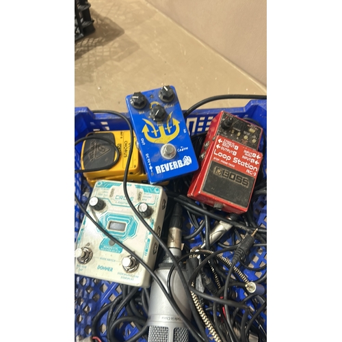 142 - Audio equipment bundle including Donner microphone, Donner pedal, Behringer Ultra Chorus pedal, and ... 