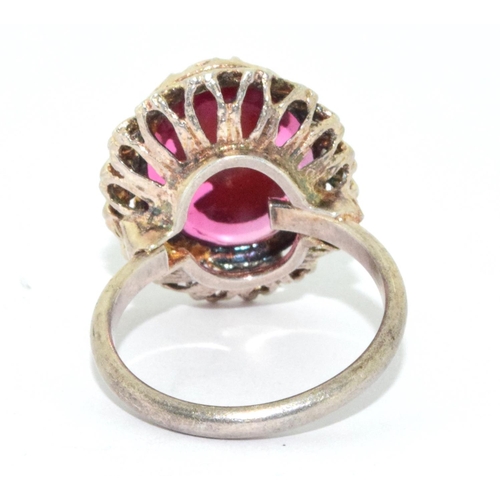 114 - 925 silver superb Red cameo statement ring in a claw clasp setting with a Mother of Pearl feature si... 