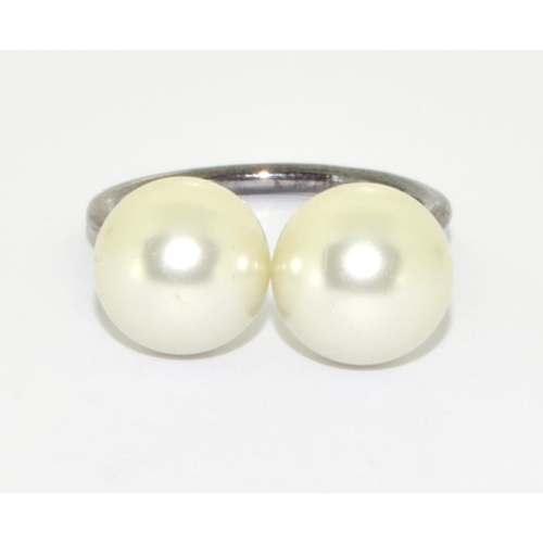 132 - 925 silver twin Pearl ring size O