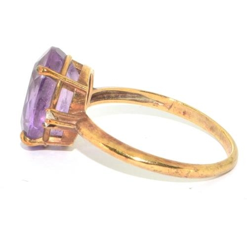 133 - 9ct gold ladies Amethyst statement ring set with Diamond to the shoulders size R