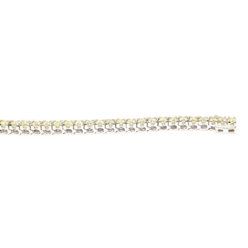 308 - 14ct white gold Diamond tennis bracelet of 2.8cts