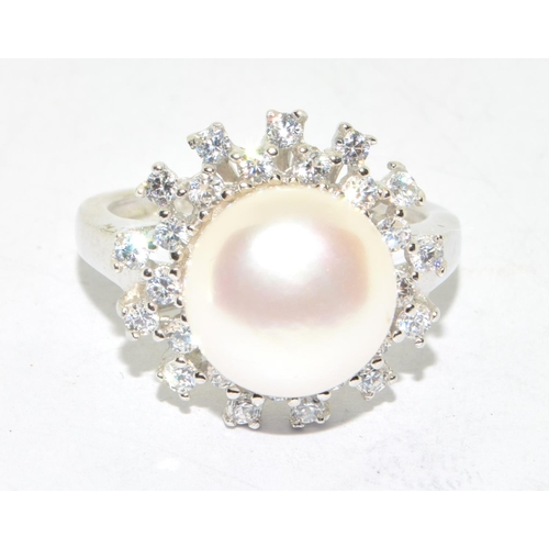 334 - Silver ring with a fresh water pearl panel size