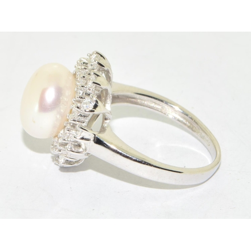 334 - Silver ring with a fresh water pearl panel size