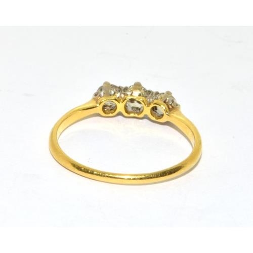 356 - 18ct gold and Platinum ladies 3 stone Diamond trilogy ring approx 0.25ct size M