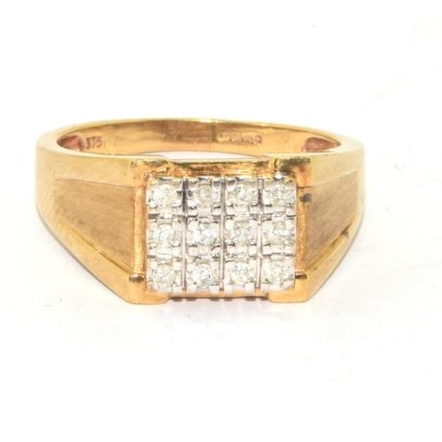 369 - 9ct gold gents Diamond square face signet ring of 12 diamonds approx 40 points size V