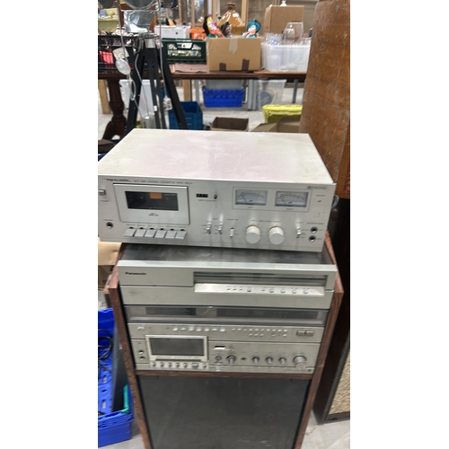 143 - Realistic SCT-950 stereo cassette tape deck, metal, model 14-9841, from the 1980s. Features dual VU ... 