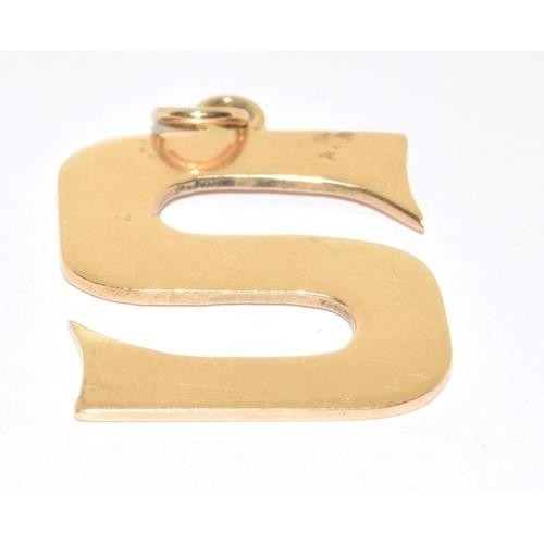 13 - 9ct gold capital letter S 4g 3x2cm