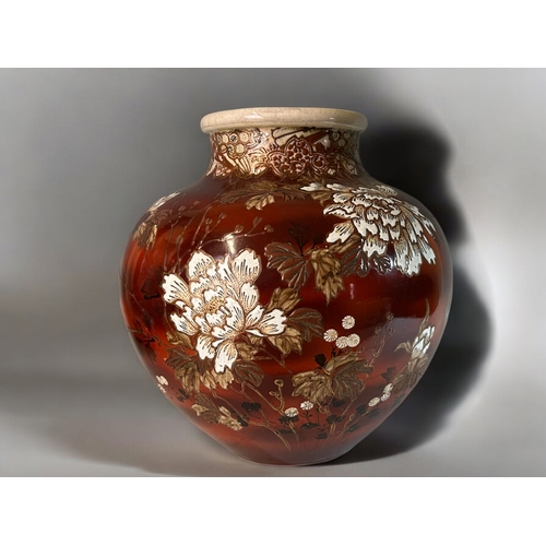 6 - A large Japanese Satsuma pottery vase.Late Meiji period, Early 20th century.Relief painted flowers.3... 