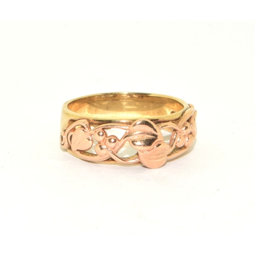 6 - 9ct Welsh Claddagh gold with Ivy design in an open work setting very collectable size P