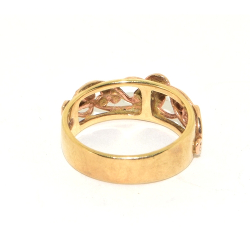 6 - 9ct Welsh Claddagh gold with Ivy design in an open work setting very collectable size P