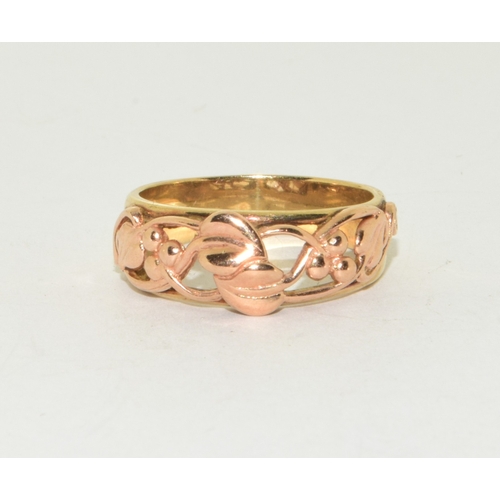 6 - 9ct Welsh Claddagh gold with Ivy design in an open work setting very collectable size P