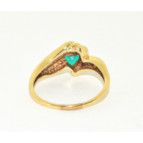 56 - 9ct gold ladies Emerald and Diamond heart design ring size R