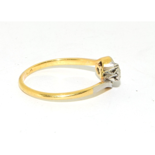 26 - 18ct gold ladies triple Diamond ring in a twist setting of 0.25ct size P